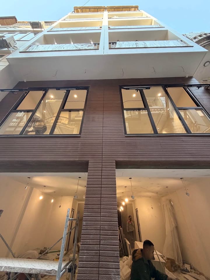 Nhà mặt phố Hoàng Văn Thái 35m² giá 15 tỷ - Kinh doanh đỉnh, sổ đỏ chính chủ!