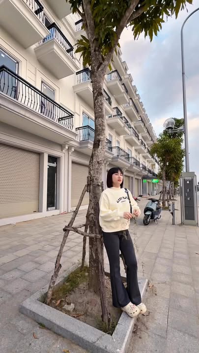 Townhouse Hồ Sen, Trịnh Kiểm, 90m², giá 8.15 tỷ - Cần bán nhanh!