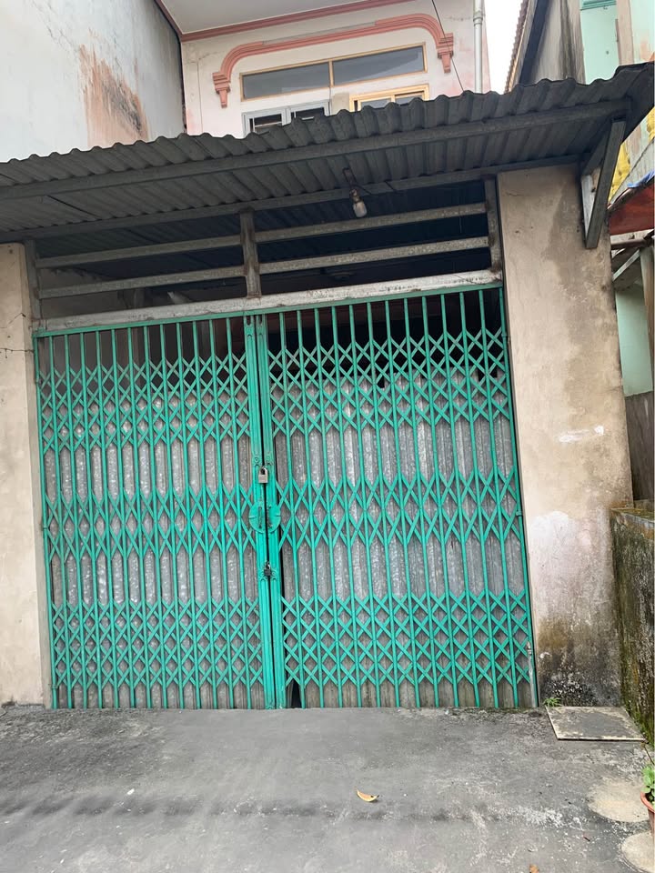 Nhà riêng Quốc lộ 2, Yên Sơn, Tuyên Quang 116m² giá 2.x tỷ - Khu vực kinh doanh sầm uất!