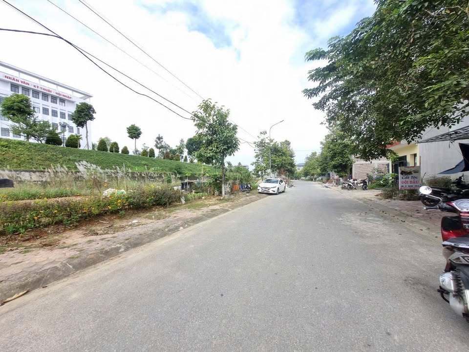 Đất nền 2 mặt tiền xã Cam Đường 107m² giá 2.1 tỷ - Kinh doanh thuận lợi!