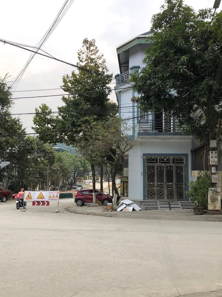 Cho thuê nhà hai mặt tiền đường Lê Văn Thiêm, Bắc Cường 2PN giá 4.2 triệu - Vị trí siêu trung tâm!