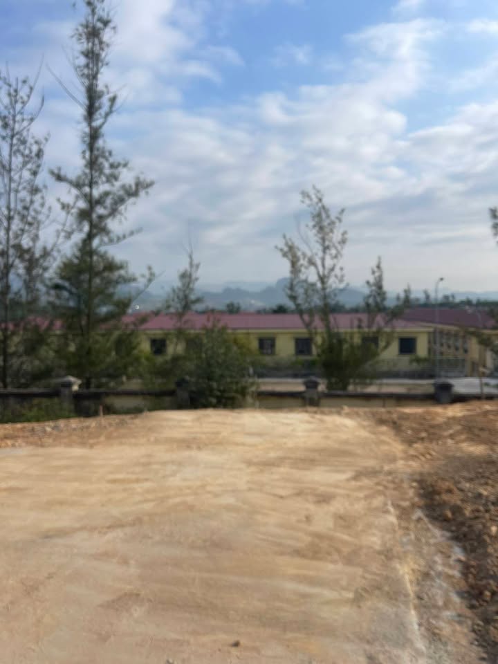 Đất nền Lê Lợi, Quảng Yên 82m² giá 700 triệu - Sổ hồng mới, vị trí đẹp!