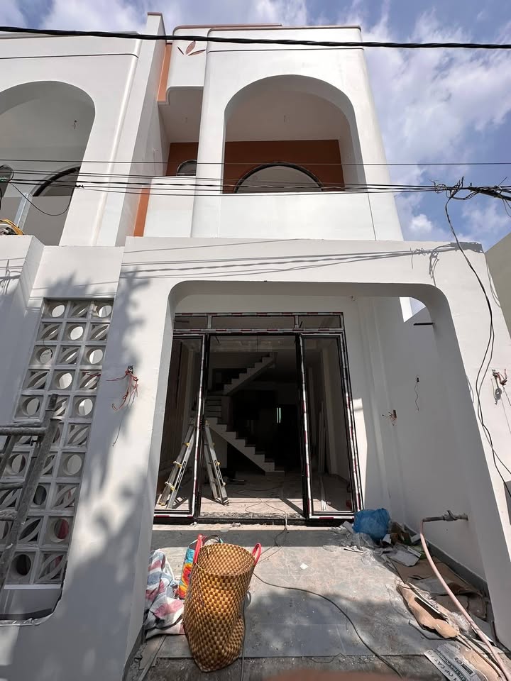 Nhà phố tại Phường Đạo Thạnh, Mỹ Tho 60m² giá 2.35 tỷ - Bán gấp, thuận tiện kinh doanh!