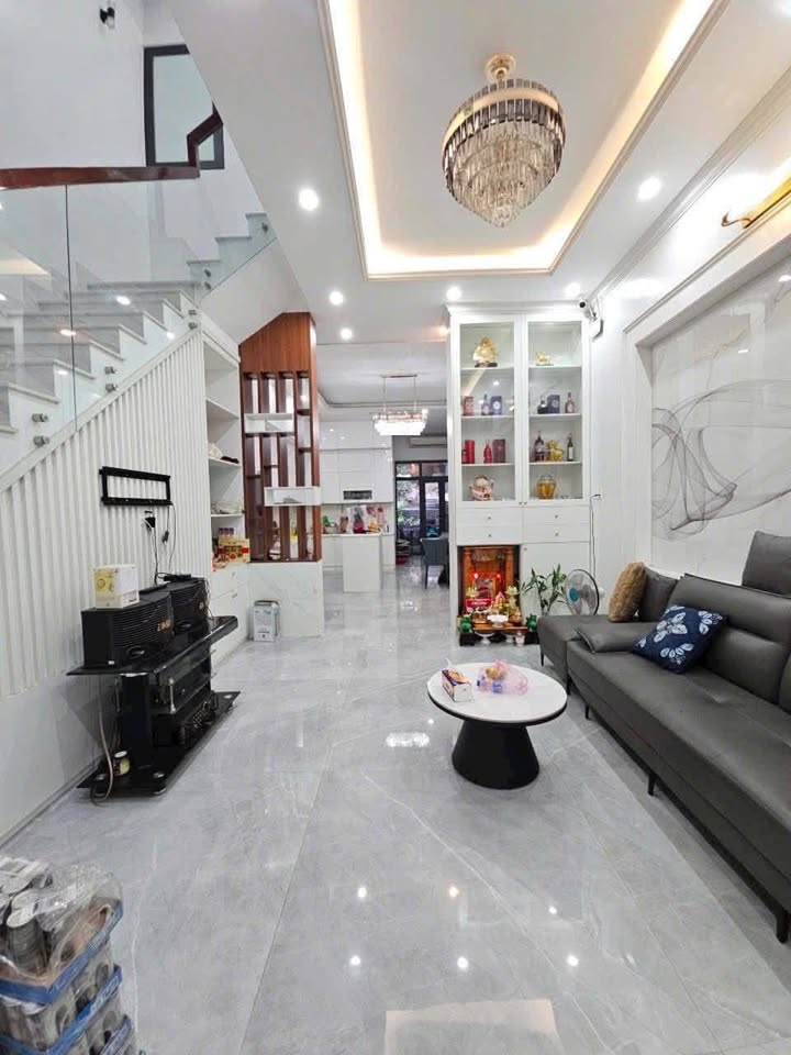 Nhà mặt tiền kinh doanh Đống Đa Quy Nhơn 96m² - Thiết kế hiện đại, VIEW sông tuyệt đẹp!