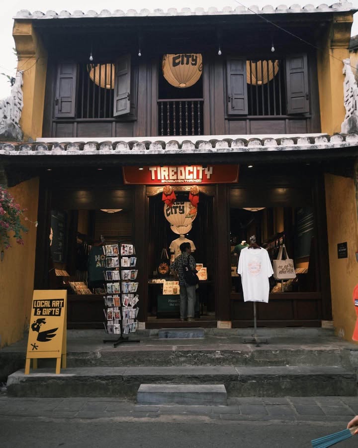 Mặt bằng kinh doanh phố Hàng Chiếu, Hoàn Kiếm 120m² giá 110 triệu - Vị trí đắc địa cho mọi mô hình kinh doanh!