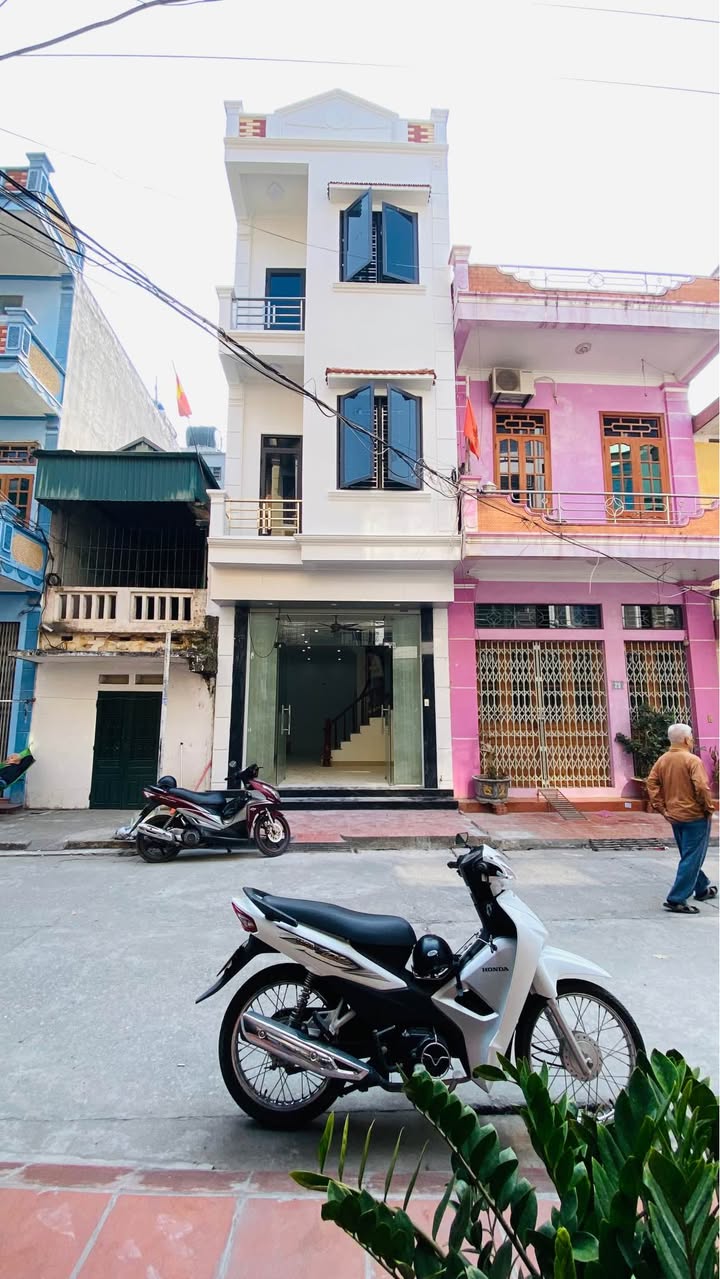 Nhà 3 Tầng Đề Thám, 50m² giá 3 tỷ - Chính chủ bán gấp!