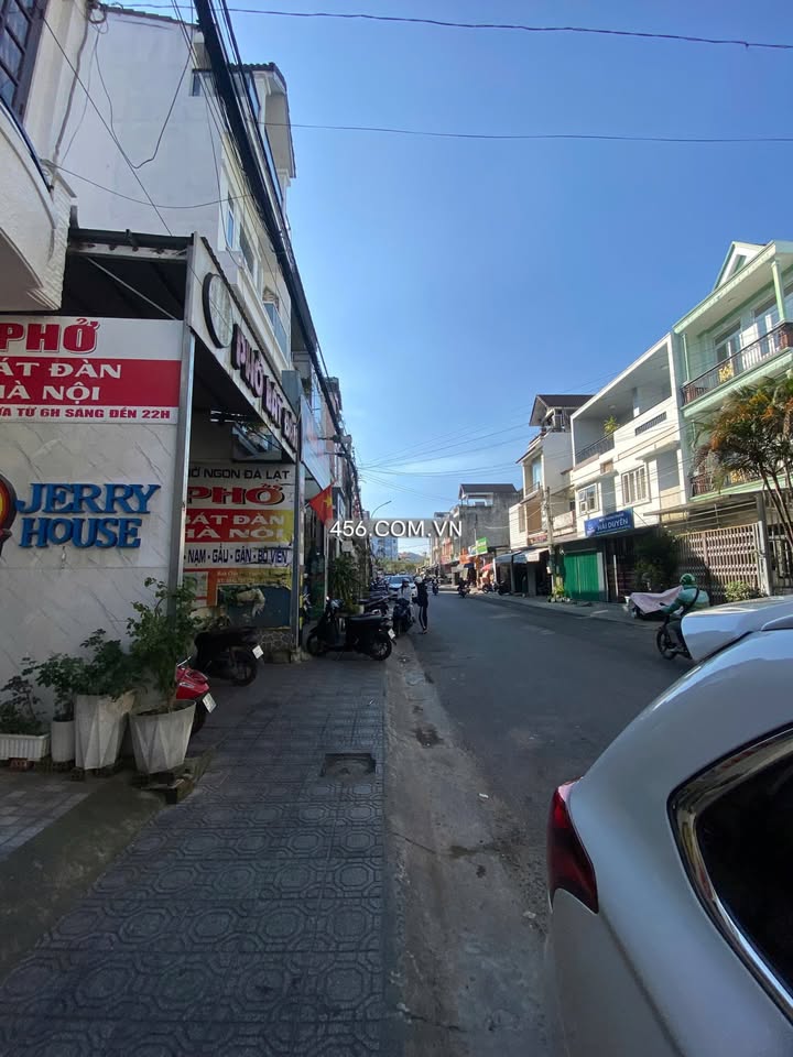 Nhà mặt tiền Mạc Đỉnh Chi, Đà Lạt 75m² chỉ từ 10 triệu - Phù hợp kinh doanh ngay!