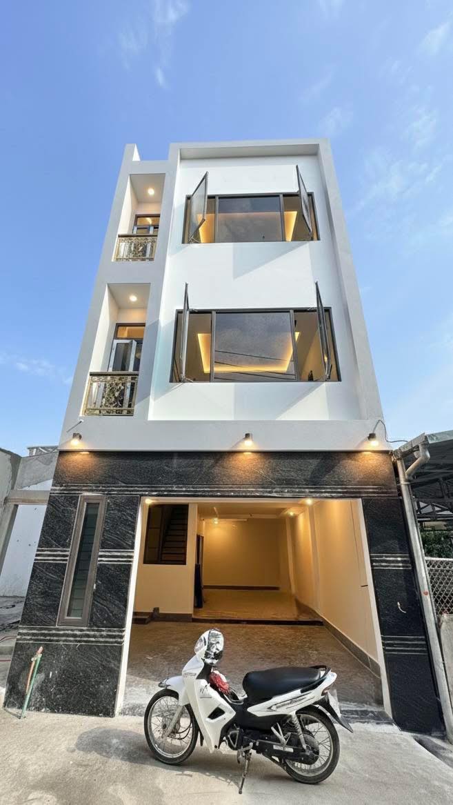 Nhà 3 tầng phường Đông Kinh 68m² giá 3 tỷ - Vị trí đẹp, tiện ích đầy đủ!