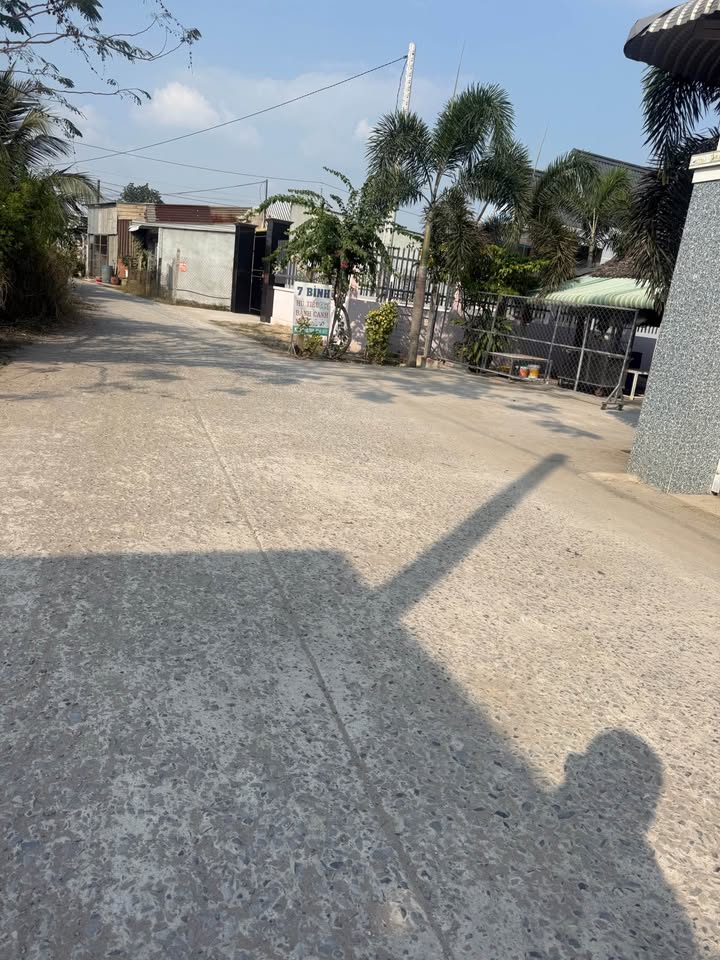 Đất thổ cư 300m² tại ấp Nhơn Hòa, Long An - Giá 2.05 tỷ, thương lượng ngay!