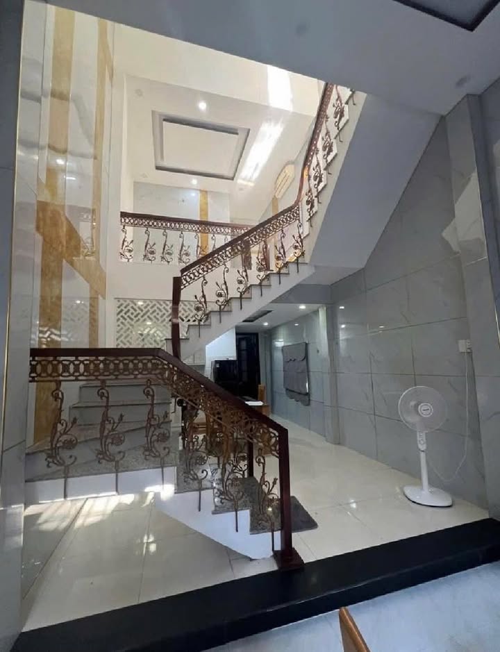 Nhà 3 mặt thoáng Sơn Trà 60m² giá 5.7 tỷ - Đầu tư homestay sinh lời!