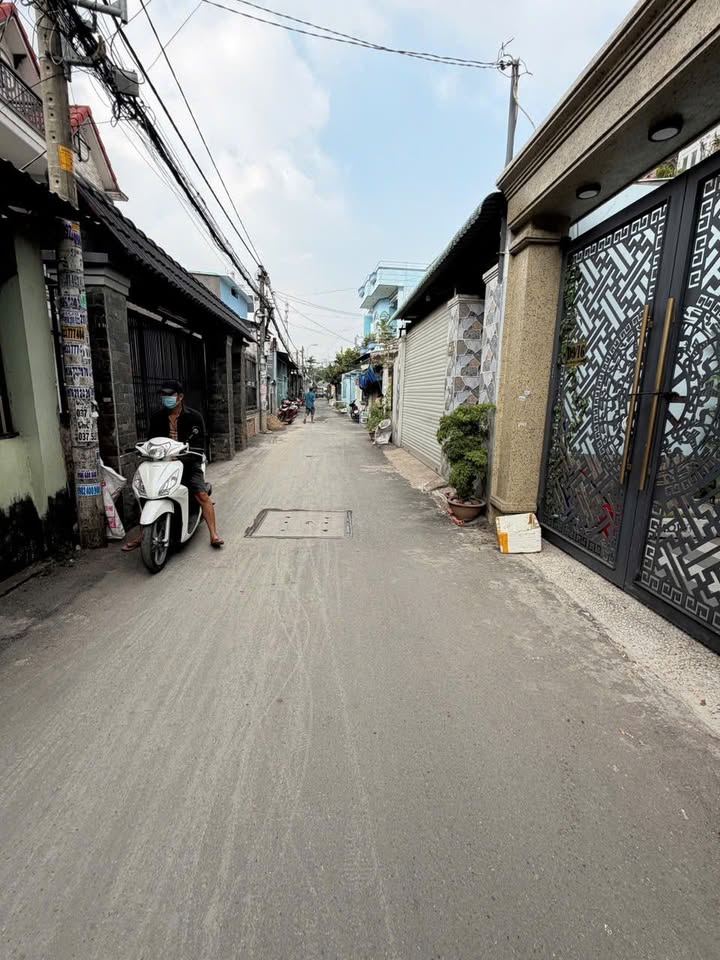 Nhà cấp 4 tại Võ Văn Vân, Bình Chánh 121m² giá 4.8 tỷ - Khu dân cư sầm uất!