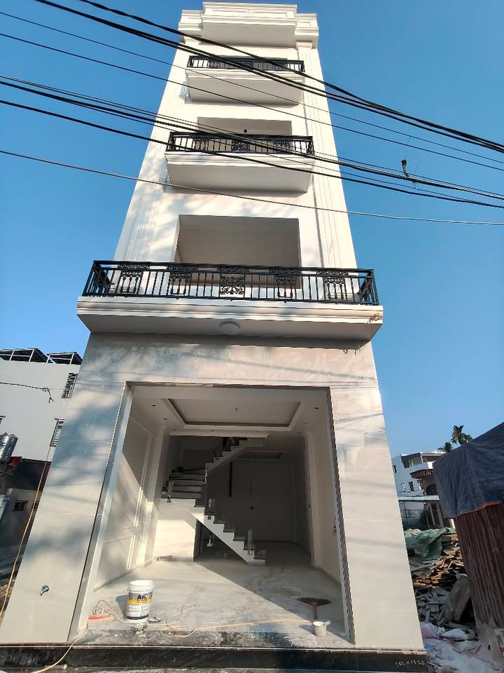 Nhà độc lập 4 tầng tại Đông Hải 51m² giá 3.79 tỷ - Tiện nghi, ô tô đỗ thoải mái!