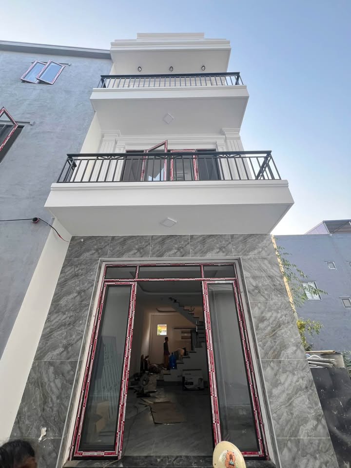 Nhà 3 tầng chính chủ Phường Hưng Đạo, Hải Phòng 48.9m² giá hơn 2 tỷ - Bán gấp, giá tốt!