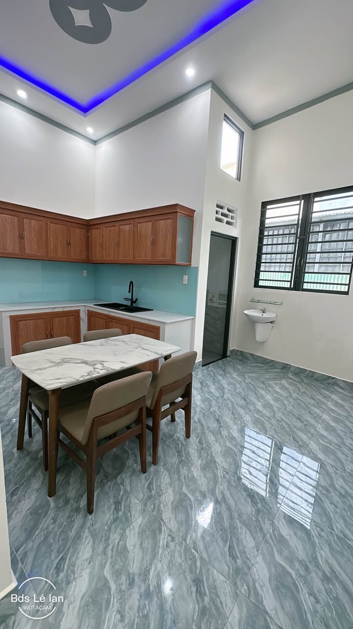 Nhà phố Thủ Đức 75m² giá 890 triệu - Thiết kế thoáng mát, đầy đủ nội thất!