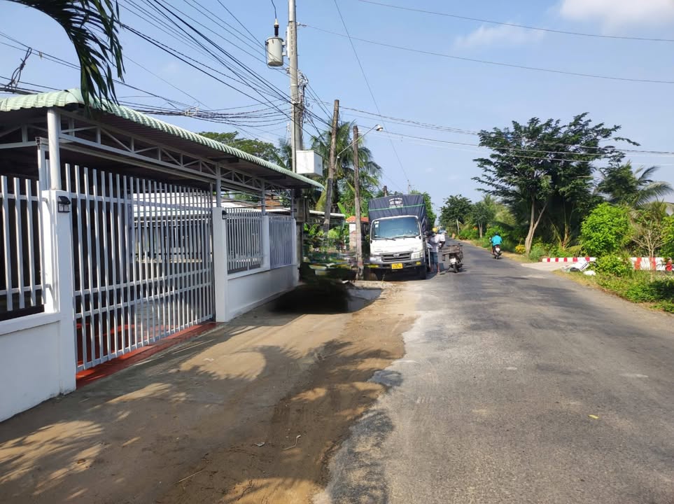 Nhà cấp 4 tại Long Trì, Long An 396m² giá 2.999 tỷ - Gần chợ, trường học!