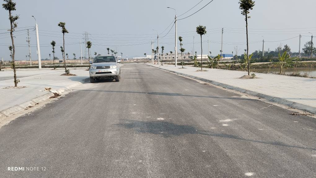 Đất nền MBQH 752 Đông Hòa 500m² giá 1.05 tỷ - View công viên thoáng đãng!