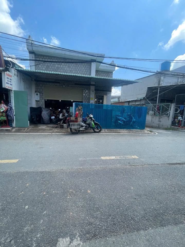 Nhà góc 2 mặt tiền Tân Hiệp, Hóc Môn 135m² giá 6.9 tỷ - Thương lượng ngay!