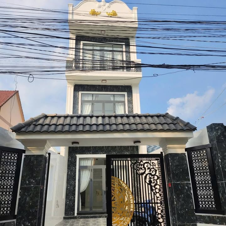 Nhà 1 trệt 2 lầu Tân Kim 183m² giá 4.5 tỷ - Hoàn thiện mới 100%!