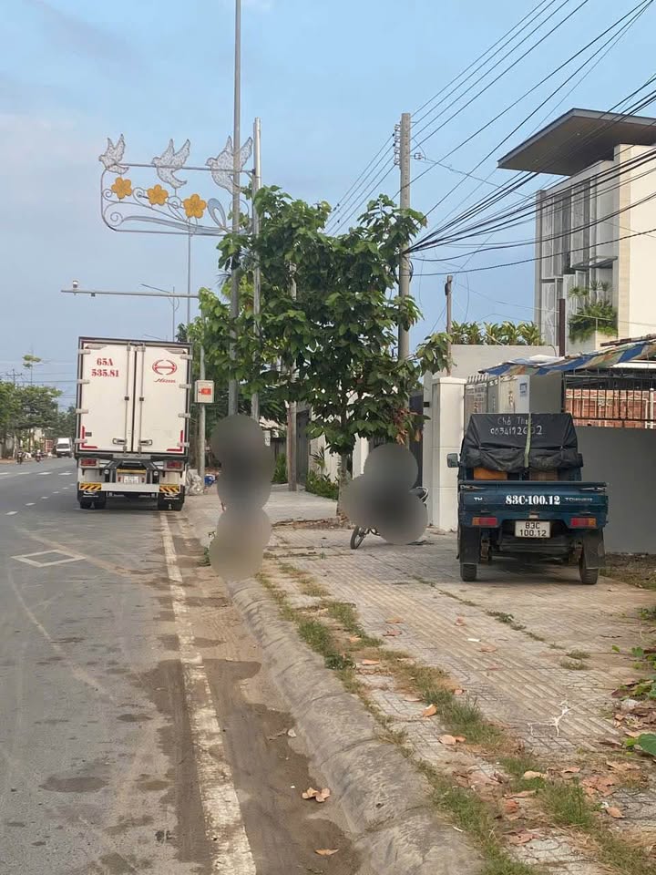 Cho thuê nền mặt tiền đường Mạc Đỉnh Chi, Sóc Trăng 350m² giá 3.5 triệu - Vị trí đắc địa gần cây xăng 5A!