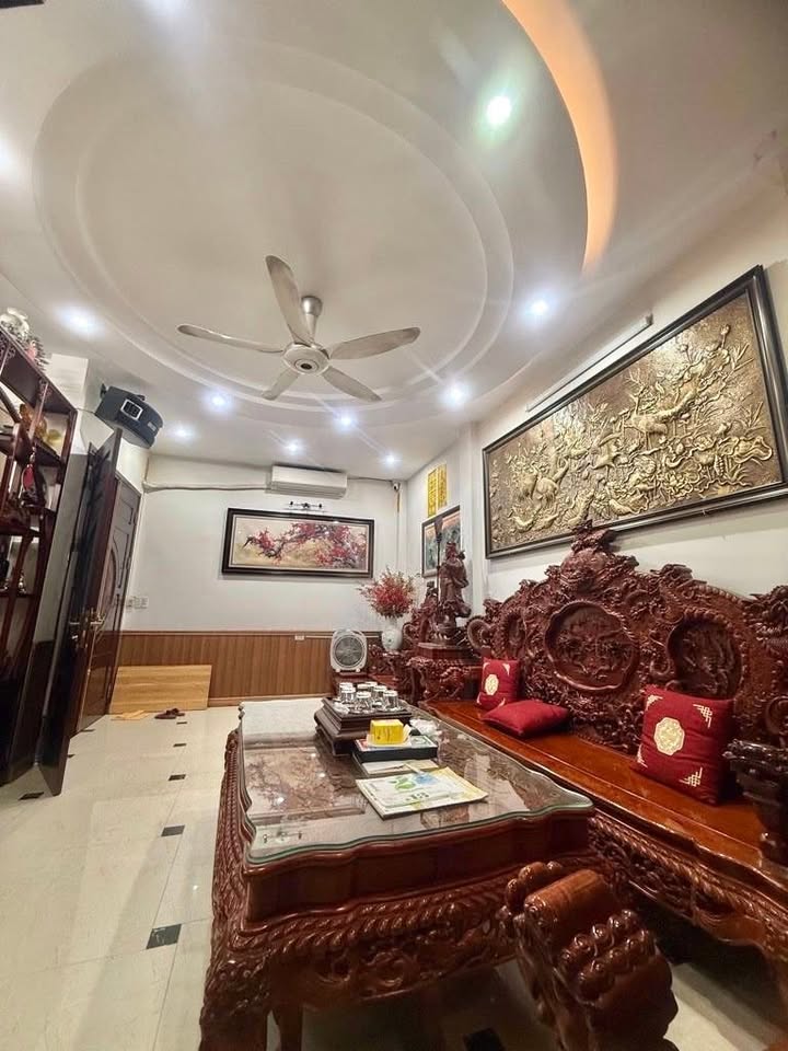 Nhà phố Minh Khai 57m² giá 11.9 tỷ - Gần Time City, tiện ích đầy đủ!