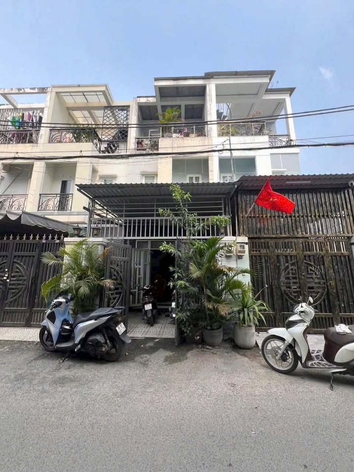 Nhà phố Khu Vạn Xuân Quận 12 60m² giá 5.48 tỷ - Thiết kế hiện đại, sân để xe hơi!