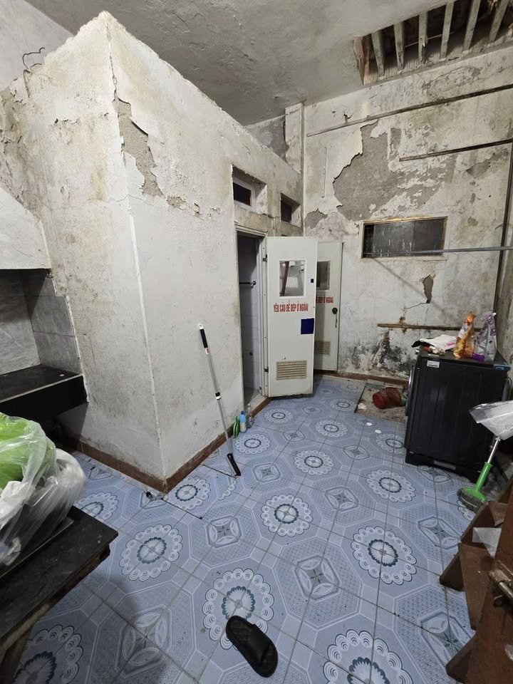 Cho thuê nhà 2 tầng mặt đường Bà Triệu 50m² - Phù hợp làm văn phòng và ở