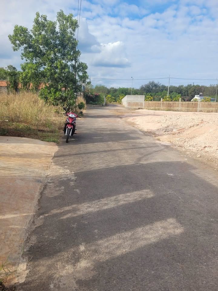 Đất nền Tân Bình Đồng Xoài 320m² giá 1-2 tỷ - Lý tưởng cho nhà vườn hoặc xây trọ!
