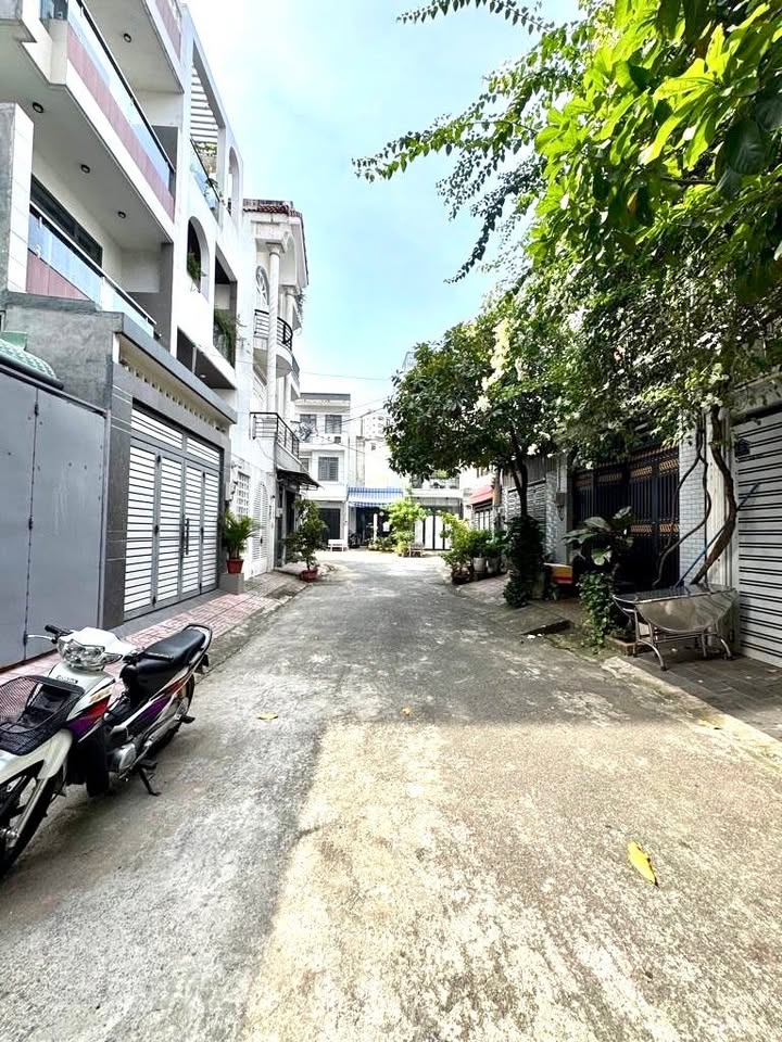 Lô đất Lê Văn Chí, Linh Trung 64m² giá 5.2 tỷ - Sổ đỏ chính chủ, bán gấp!