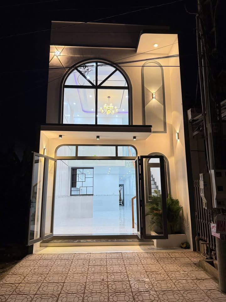 Nhà trệt lửng 3 phòng ngủ tại KDC Đông Phú, Cần Thơ giá 2,15 tỷ - Thiết kế đẹp, sẵn sàng ở ngay!