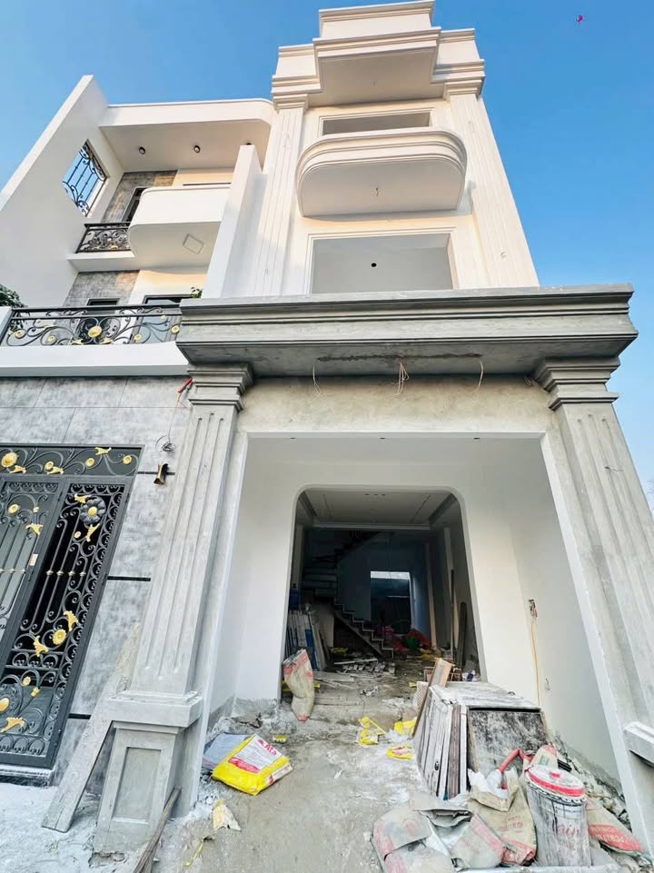 Nhà 3 tầng Kiều Trung - Hồng Thái - 54m² chỉ 2.39 tỷ - Thiết kế hiện đại, ô tô vào tận nơi!