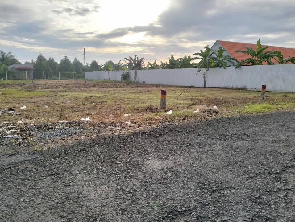 Đất nền Phường Tân Ngãi Vĩnh Long 119m² giá 950 triệu - Vị trí đắc địa gần chợ và trường học!