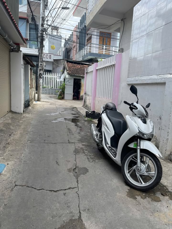 Nhà 2 tầng hẻm Nguyễn Tất Thành, Tuy Hòa 50m² giá 1.9 tỷ - Sẵn sàng vào ở ngay!