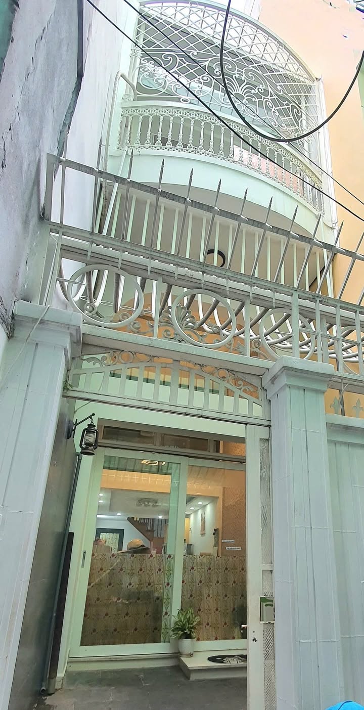 Nhà phố Lý Thái Tổ, Quận 10, 41m² giá 51 tỷ - Khu VIP, Tiện ích đầy đủ!