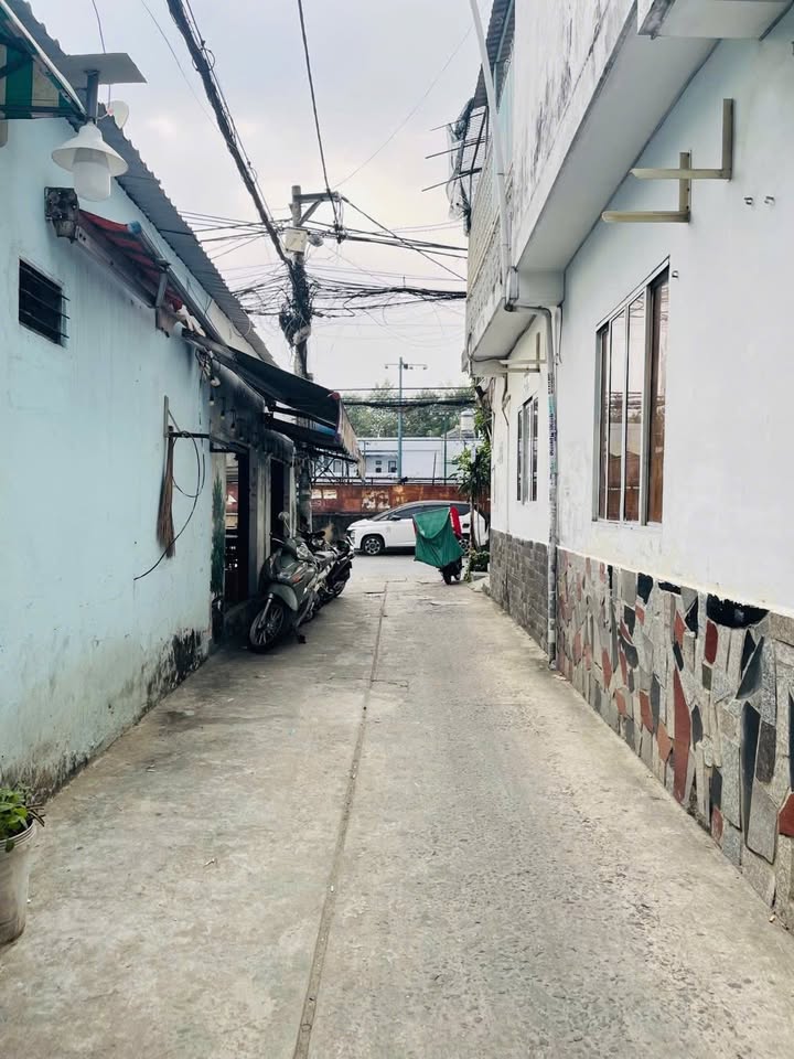 Nhà riêng Tân Phú 39m² giá 4.7 tỷ - Sát mặt tiền, pháp lý hoàn công!