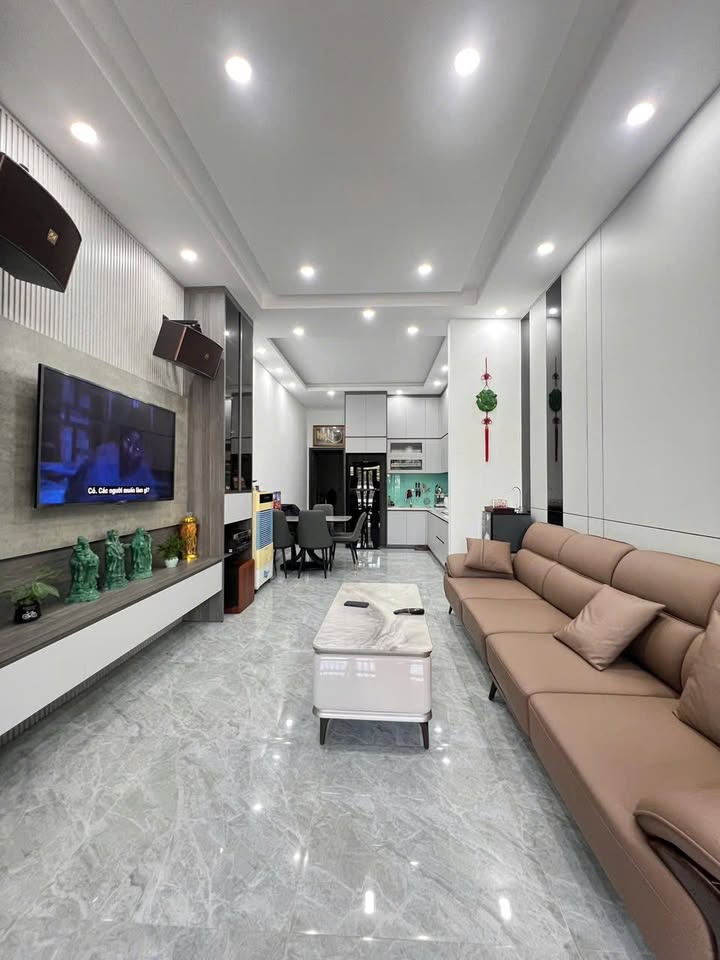 Nhà 3 tầng chính chủ tại Hoà Quý, Đà Nẵng 105m² giá 8.7 tỷ - Dòng tiền thu nhập ổn định!