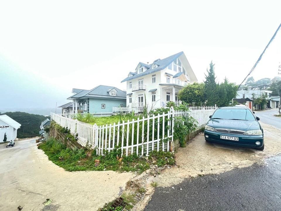 Đất Hai Mặt Tiền Ngô Thì Sỹ, Phường 4, Đà Lạt - 215m² Giá 14 tỷ - View Đẹp Thông Thoáng!