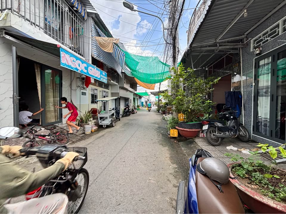 Nhà đẹp 1 trệt 1 lửng tại Phường 6, Cà Mau 99.9m² giá 2.1 tỷ - Tặng nội thất đầy đủ!