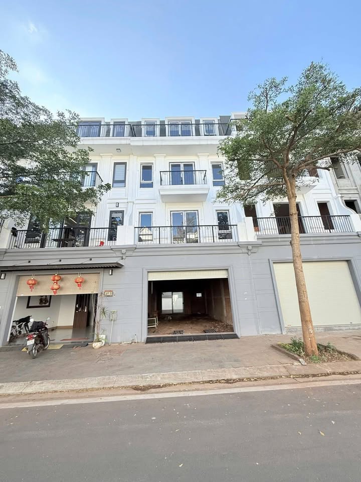 Nhà 4 tầng mặt đường Tường Vi, Ecocity 120m² giá 8.2 tỷ - Vị trí đắc địa, không lỗi phong thủy!