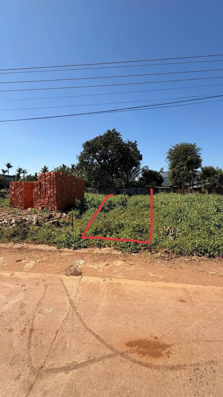 Nhà mặt tiền D1, Tân An, Buôn Ma Thuột 95m² giá 1.24 tỷ - Cơ hội vàng cho nhà đầu tư!