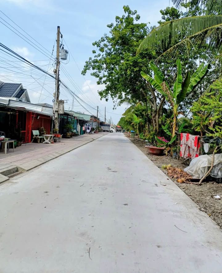 Đất nền tại Xã Mỹ Thuận, Vĩnh Long 204m² giá 300 triệu - Sổ đỏ chính chủ, vị trí đắc địa!