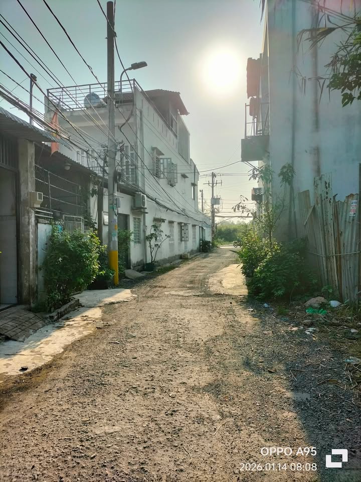 Đất nền Nhơn Đức 180m² giá 5.58 tỷ - Sổ riêng, gần Lê Văn Lương!