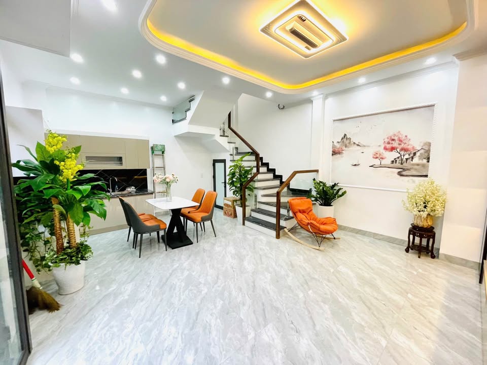 Nhà đẹp 3 tầng Trần Nguyên Hãn 40m² giá 3.2 tỷ - Bìa đỏ chính chủ!