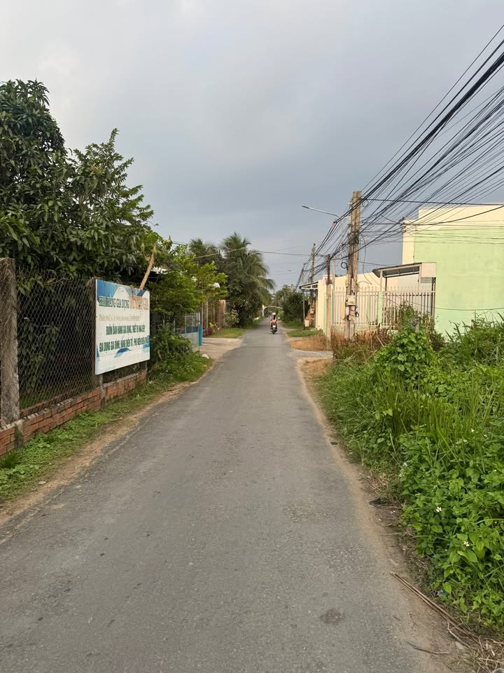 Đất thổ cư 120m² mặt tiền Lộ Thống Nhất, Bến Tre - Kinh doanh thuận lợi chỉ 1.23 tỷ!