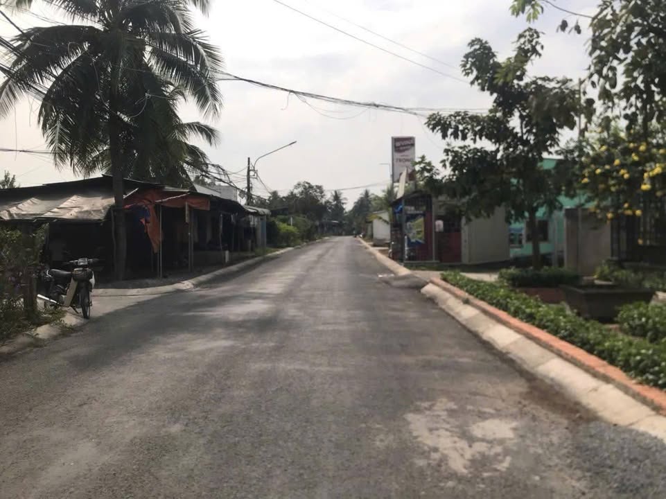 Đất nền phường Bến Tre 204.7m² giá chỉ 1.43 tỷ - Pháp lý rõ ràng, thổ cư sẵn!