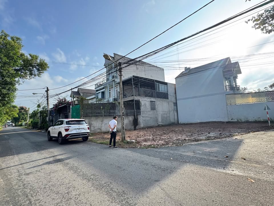 Bán gấp FrontHouse 126m² tại Phú An, Bến Cát chỉ 2.25 tỷ - Mặt tiền kinh doanh lý tưởng!