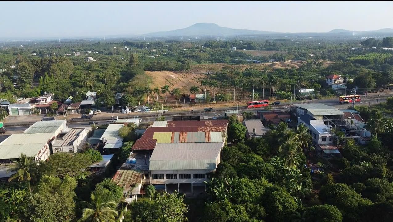 Đất nền mặt tiền Quốc Lộ 1A, huyện Xuân Lộc, 11.000m² - Giá chỉ 8.8 tỷ!