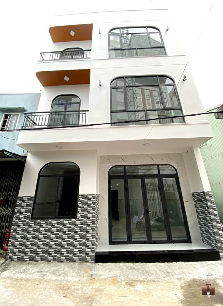 Nhà phố Lê Hồng Phong, Quy Nhơn 44.8m² giá chỉ 3 tỷ - Đường rộng ô tô vào tận cửa!