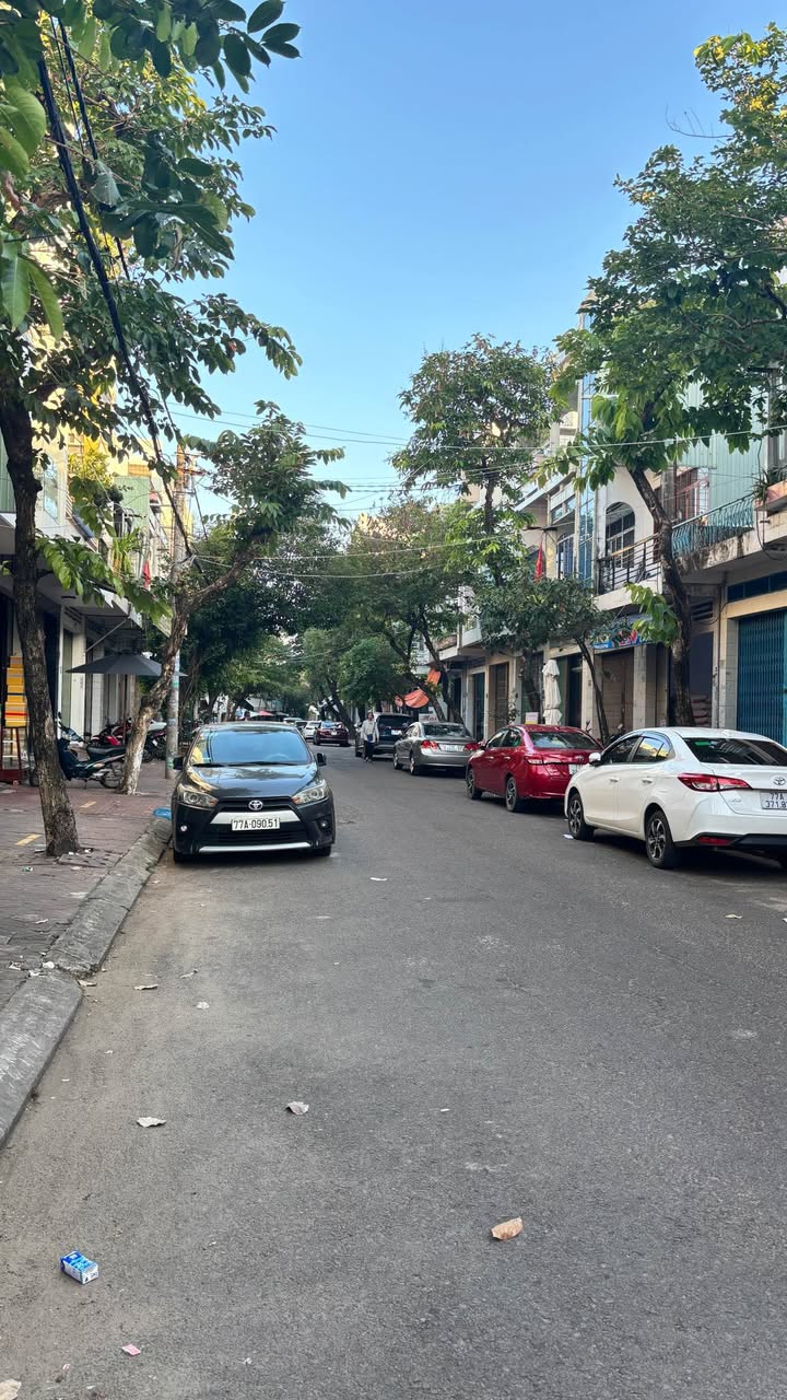 Nhà mặt tiền kinh doanh Đống Đa 80m² giá 6 tỷ - Cơ hội đầu tư tuyệt vời!