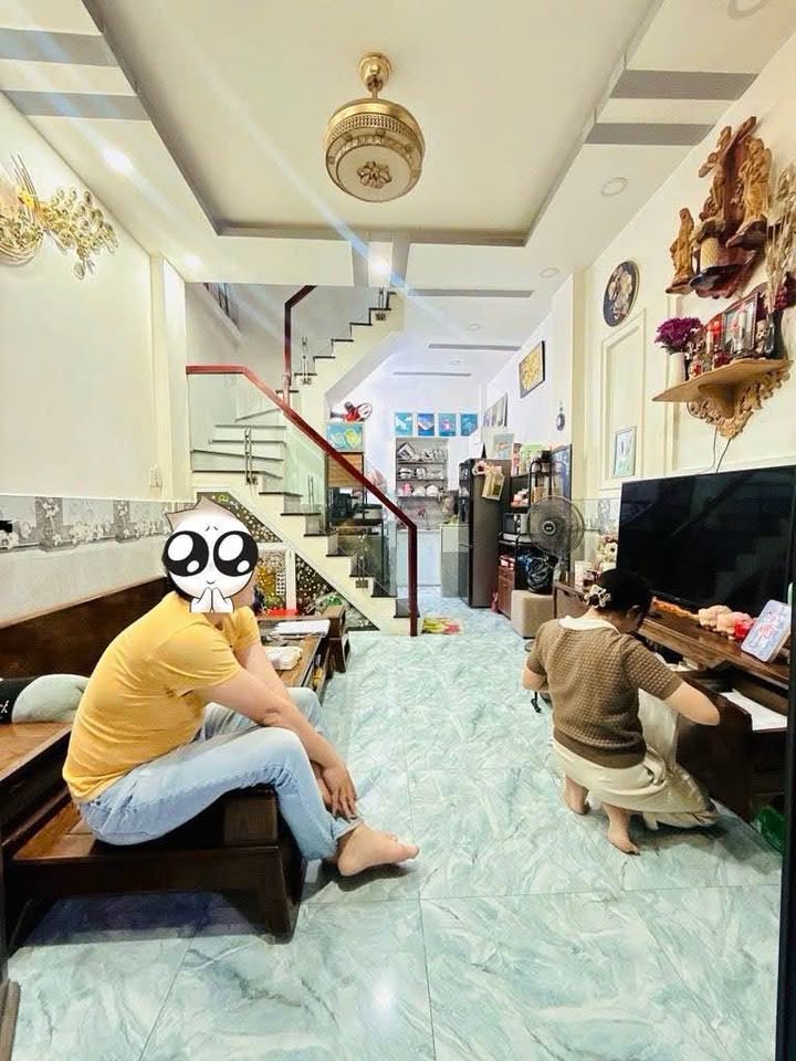 Nhà 3 tầng Hẻm 670 Đoàn Văn Bơ, Quận 4 - 25.7m² giá 3.5 tỷ - Không quy hoạch