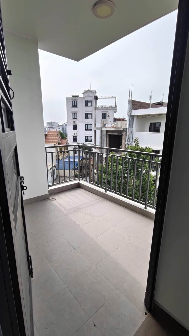 Nhà cho thuê tại Văn Cao, Hải Phòng 240m² giá 15 triệu - Ô tô đỗ cửa thoải mái!